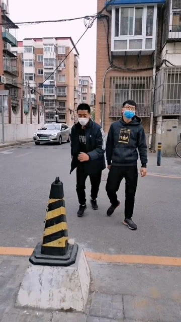 门卫 看看这是啥